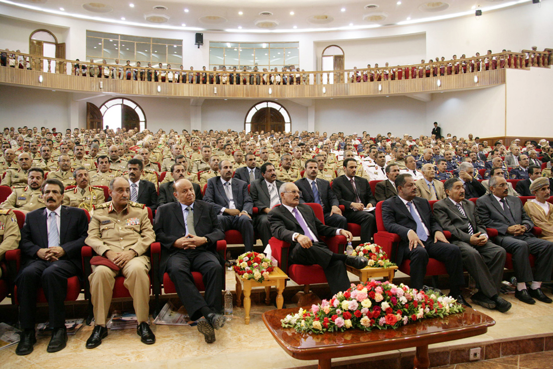 فخامة الرئيس يحضر حفل تخريج ثلاث دورات من الأكاديمية العسكرية العليا