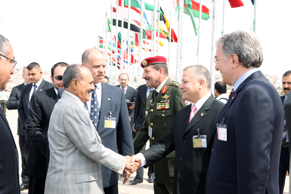 عمان: يحضر حفل افتتاح معرض “سوفكس 2010” الدولي الثامن للأمن والمعدات العسكرية، 11-05-2010