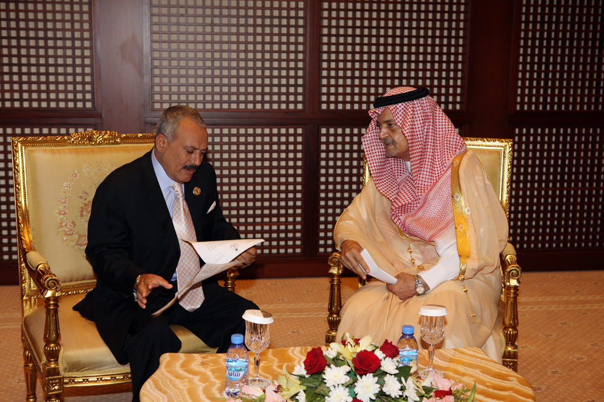 فخامة الرئيس يلتقي وزير الخارجية السعودي