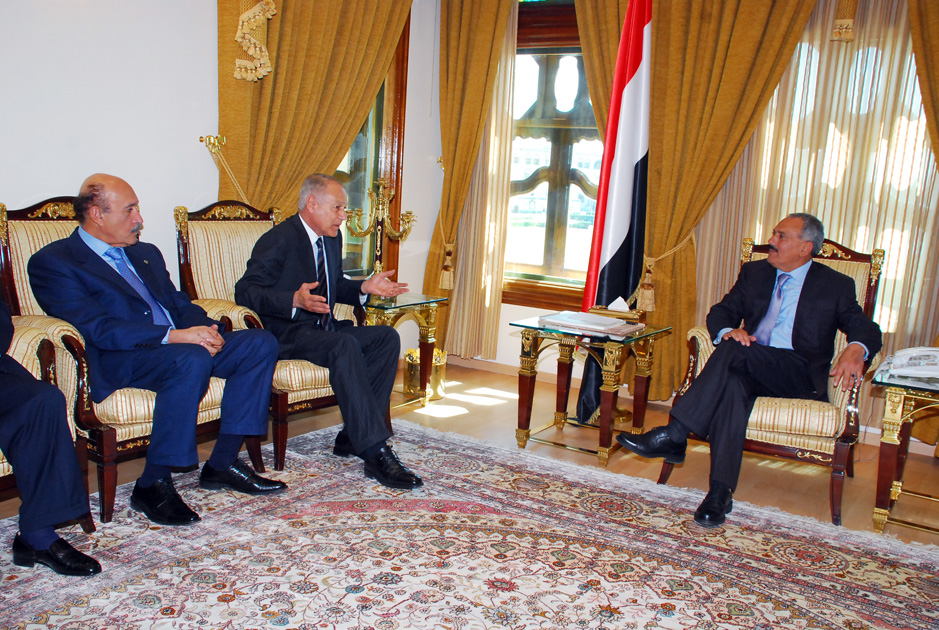 فخامة الرئيس يتسلم رسالة من أخيه الرئيس المصري حسني مبارك