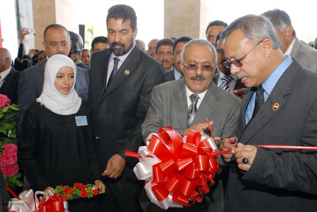 فخامة الرئيس يفتتح اسبوع الطالب الجامعي الثامن عشر بجامعة عدن