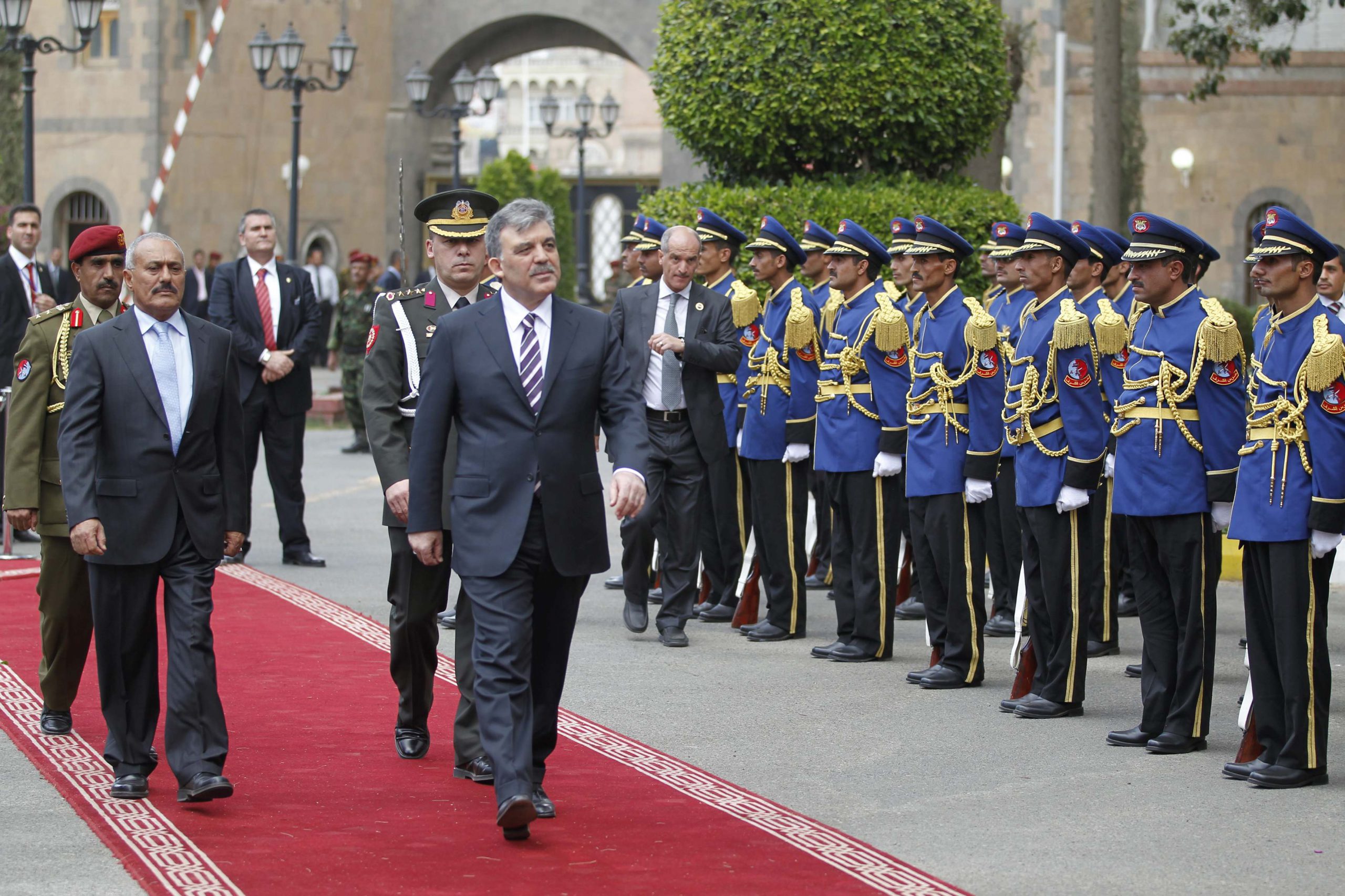 فخامة رئيس جمهورية تركيا يصل إلى صنعاء على رأس وفد رسمي رفيع المستوى