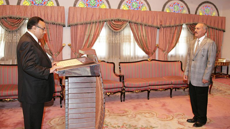 الهيصمي يؤدي اليمين الدستورية أمام فخامة الرئيس بمناسبة تعيينه مندوبا لليمن لدى جامعة الدولة العربية