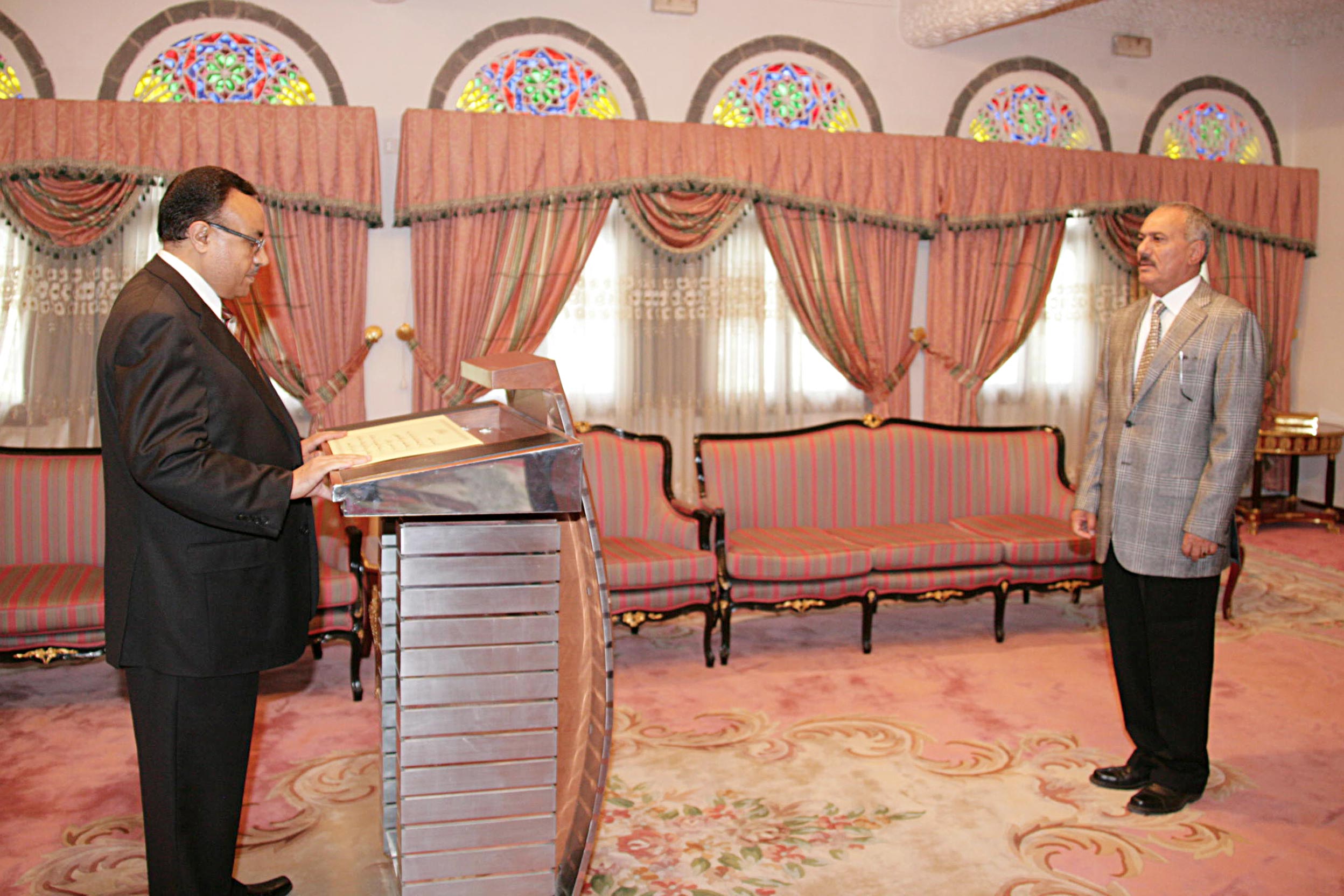 الهيصمي يؤدي اليمين الدستورية أمام فخامة الرئيس بمناسبة تعيينه مندوبا لليمن لدى جامعة الدولة العربية