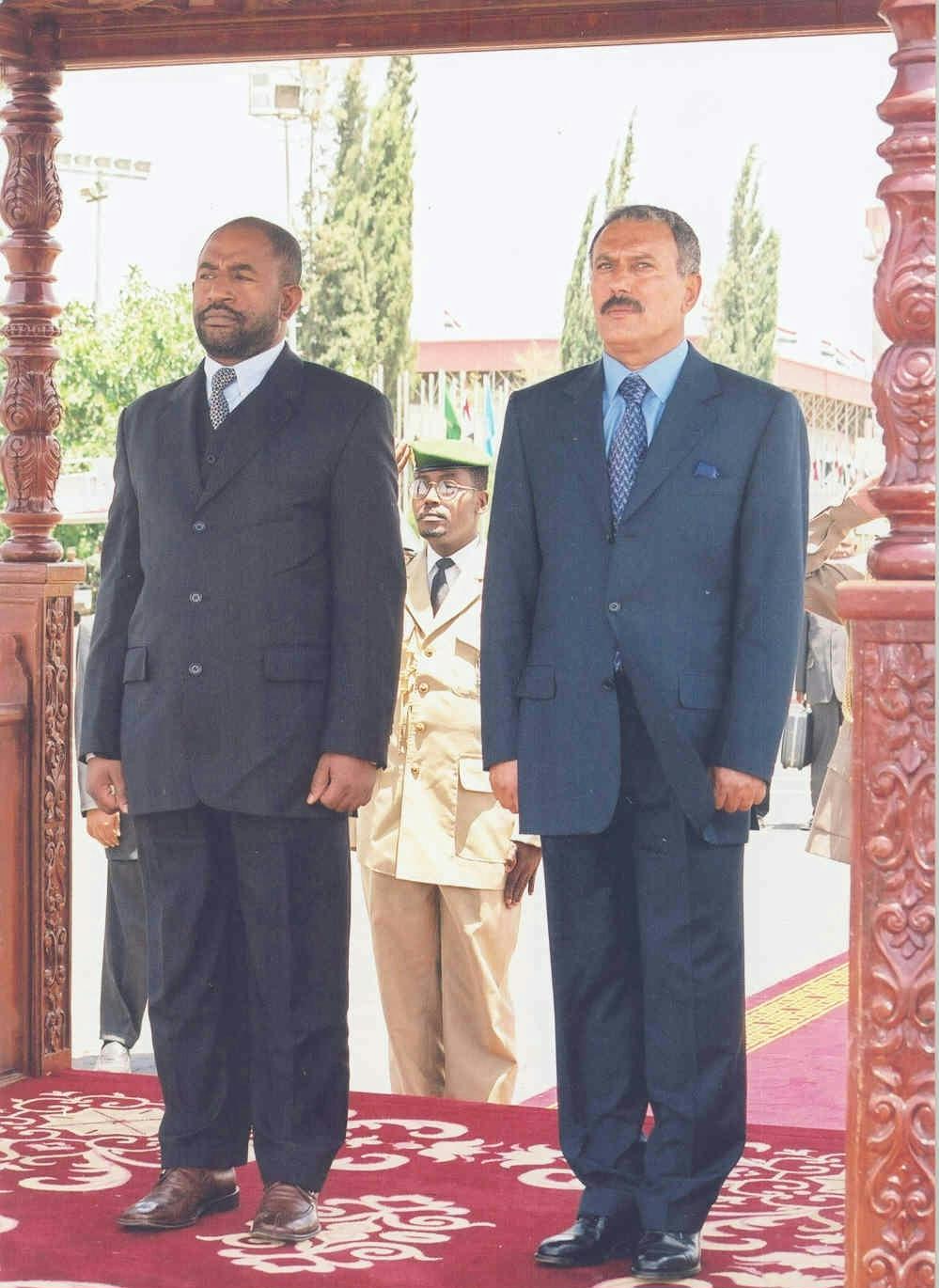 زيارة عثمان غزالي رئيس جمهورية جزر القمر الاسلامية 21-05-2000م