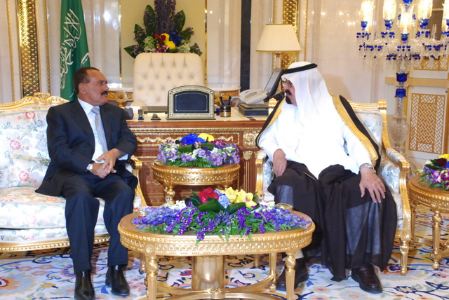 الرياض: يلتقي العاهل السعودي الملك عبدالله بن عبدالعزيز، 25-03-2008