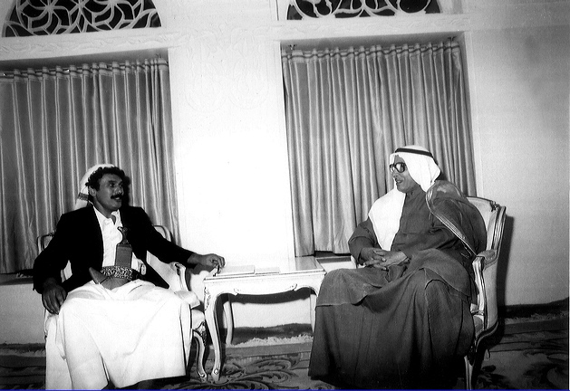 مقابلة فخامة الرئيس مع مجلة (الرأي العام) الكويتية