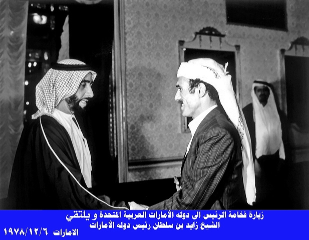 ابوظبي: يلتقي الشيخ زايد بن سلطان آل نهيان رئيس دولة الامارات 06-12-1978