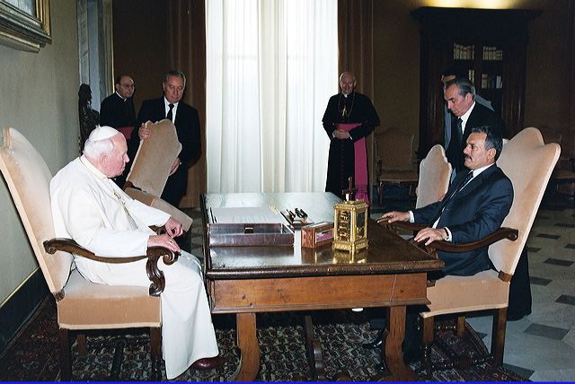 فخامة الرئيس يقوم بزيارة لدولة الفاتيكان
